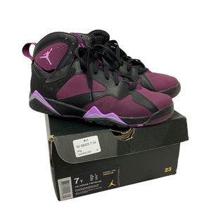 Air Jordan 7 Retro GG Mulberry Hi Top Sneaker